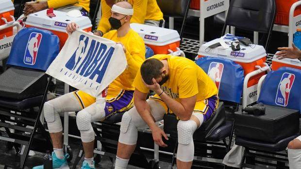 1614235677526037365.jpg alex-caruso-marc-gasol.jpg